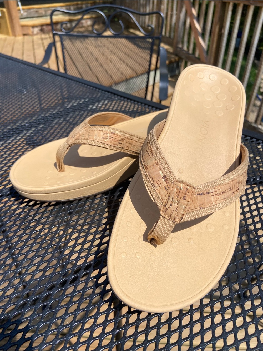 Women’s Vionic Hightide Sandal size 9.